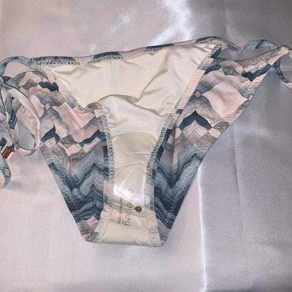 EBERJEY Varadero Eva Bikini Bottoms. Small - Picture 9 of 9